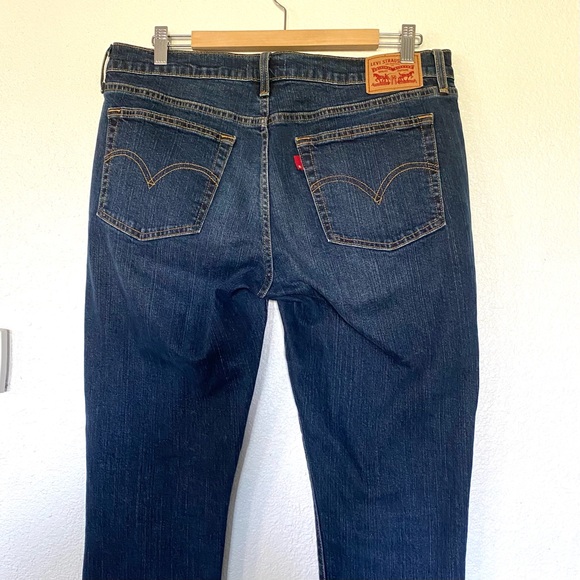 Levi’s High Rise Boyfriend Relaxed Straight Jeans - Picture 7 of 14